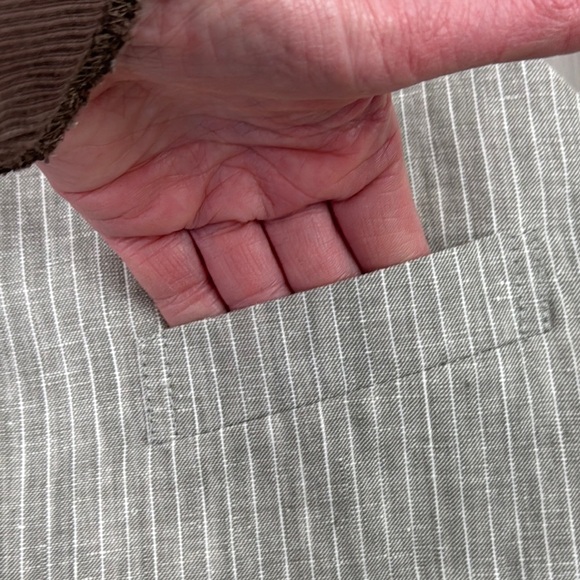 Le Chateau Men's Gray with White  Pinstripe Vest Classic Slim Fit - Picture 9 of 10